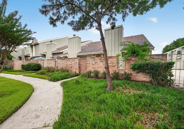 Photo 2 of Townhouse for sale at 13025 Leader St, Houston, TX 77072 | MLS# 8875484 | Listing updated on 2026-09-18
