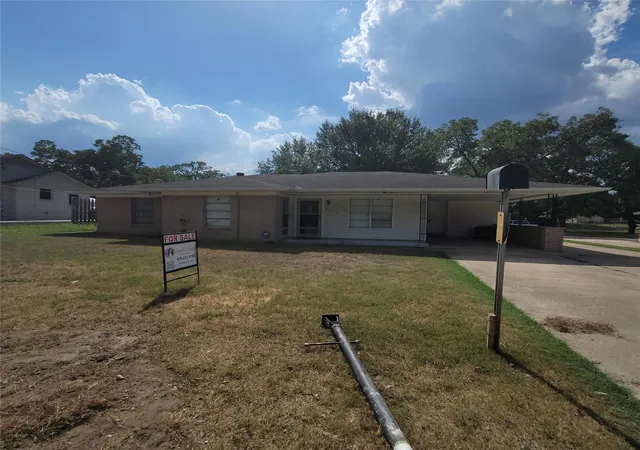 Single family home for sale at 1900 S Day St, Brenham, TX 77833 | MLS# 47536227