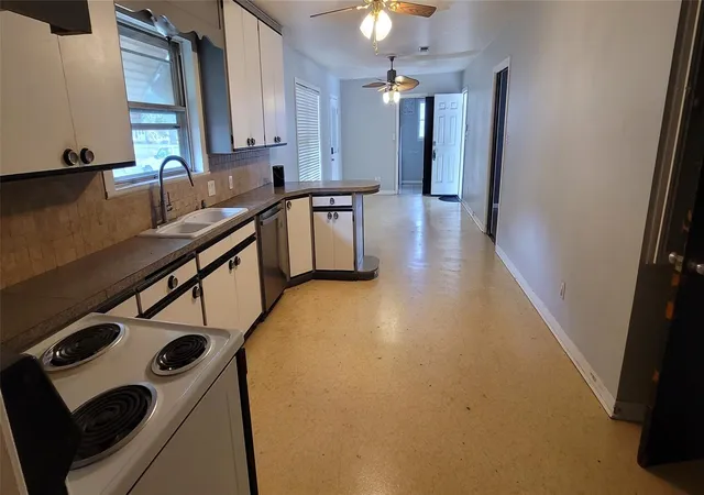 Photo 3 of Single family home for sale at 1900 S Day St, Brenham, TX 77833 | MLS# 47536227 | Listing updated on 2026-10-06