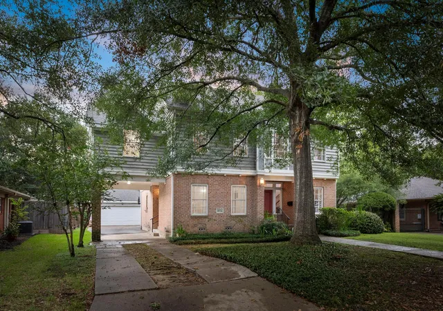 Photo 1 of Single family home for sale at 4034 Aberdeen Way, Houston, TX 77025 | MLS# 17498885 | Listing updated on 2026-10-02