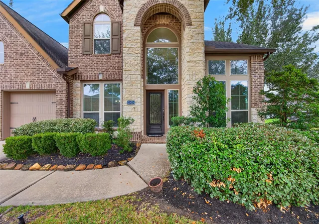 Photo 3 of Single family home for sale at 3505 Harvest Moon Ln, Pearland, TX 77584 | MLS# 47855945 | Listing updated on 2026-09-12