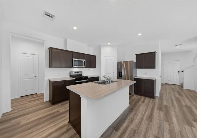 Photo 4 of Single family home for sale at 1115 Tempranillo Way, Houston, TX 77090 | MLS# 30081943 | Listing updated on 2026-09-05