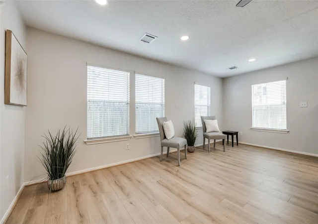 Photo 4 of Single family home for sale at 1304 Robin St, Houston, TX 77019 | MLS# 46396292 | Listing updated on 2026-09-06