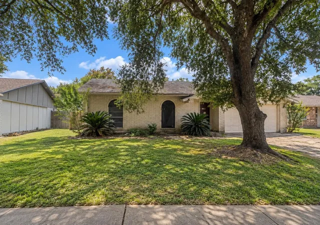 Photo 2 of Single family home for sale at 4611 Forthbridge Dr, Houston, TX 77084 | MLS# 82389751 | Listing updated on 2026-09-23