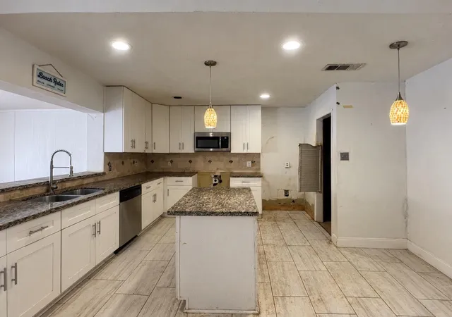 Photo 3 of Single family home for sale at 4611 Forthbridge Dr, Houston, TX 77084 | MLS# 82389751 | Listing updated on 2026-09-23