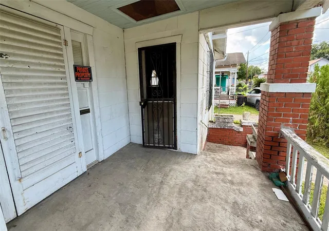 Photo 2 of Single family home for sale at 6722 Avenue E, Houston, TX 77011 | MLS# 39098237 | Listing updated on 2026-09-25