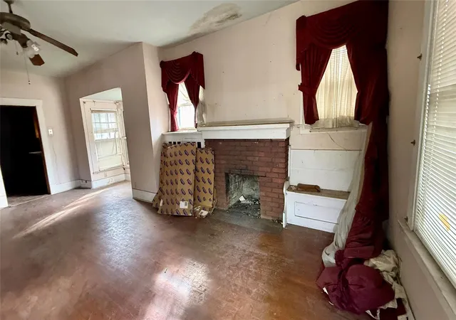 Photo 3 of Single family home for sale at 6722 Avenue E, Houston, TX 77011 | MLS# 39098237 | Listing updated on 2026-09-25