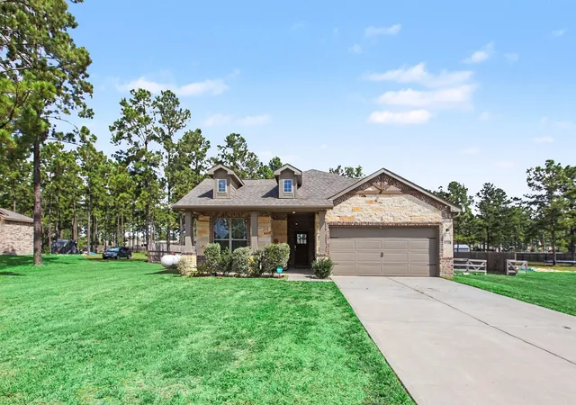 Photo 2 of Single family home for sale at 16349 Ellis St, Conroe, TX 77303 | MLS# 52253494 | Listing updated on 2026-09-20