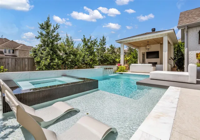 Photo 1 of Single family home for sale at 18 Botanical Vista Dr, Tomball, TX 77375 | MLS# 58483973 | Listing updated on 2026-09-13