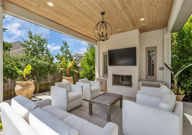 Photo 3 of Single family home for sale at 18 Botanical Vista Dr, Tomball, TX 77375 | MLS# 58483973 | Listing updated on 2026-09-13