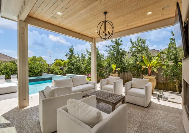 Photo 4 of Single family home for sale at 18 Botanical Vista Dr, Tomball, TX 77375 | MLS# 58483973 | Listing updated on 2026-09-13