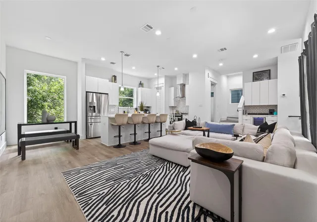 Photo 1 of Single family home for sale at 523 Schweikhardt St, Houston, TX 77020 | MLS# 91754723 | Listing updated on 2026-09-15
