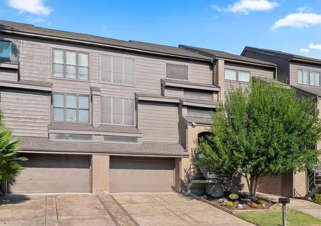 Photo 3 of Townhouse for sale at 18217 Sandy Cvs, Houston, TX 77058 | MLS# 48871486 | Listing updated on 2026-10-06