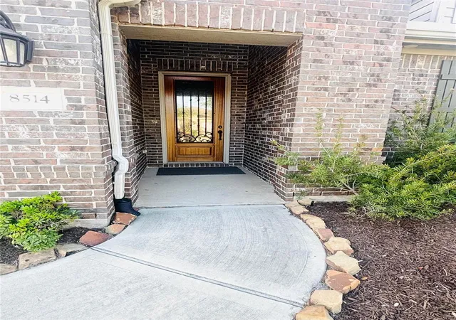 Photo 2 of Single family home for sale at 8514 Belfast Manor Ln, Richmond, TX 77407 | MLS# 10314737 | Listing updated on 2026-09-19