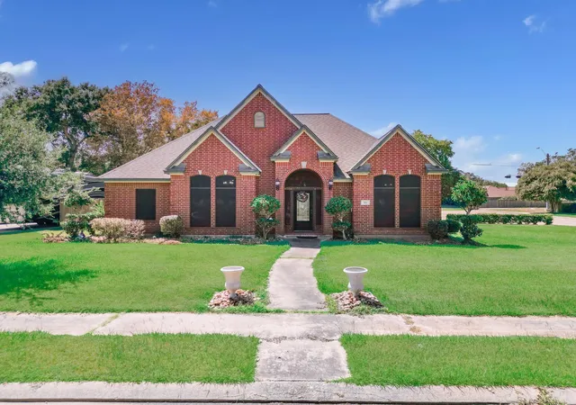 Photo 1 of Single family home for sale at 101 Pintail Dr, Clute, TX 77531 | MLS# 88283287 | Listing updated on 2026-09-22