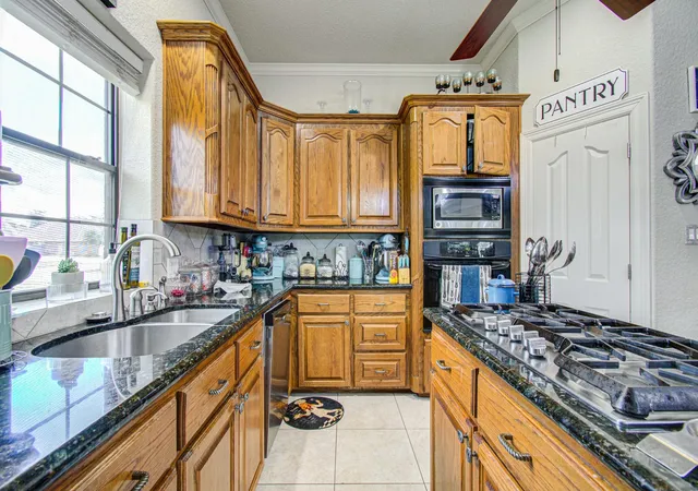 Photo 3 of Single family home for sale at 101 Pintail Dr, Clute, TX 77531 | MLS# 88283287 | Listing updated on 2026-09-22