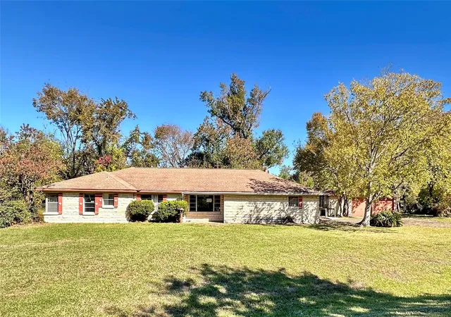Photo 1 of Single family home for sale at 300 Holly Dr, Baytown, TX 77520 | MLS# 39647654 | Listing updated on 2026-09-19