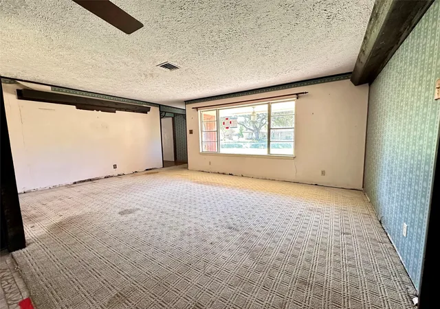 Photo 4 of Single family home for sale at 300 Holly Dr, Baytown, TX 77520 | MLS# 39647654 | Listing updated on 2026-09-19
