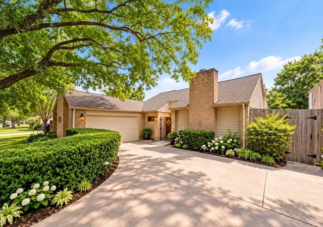 Photo 2 of Single family home for sale at 1034 Coachlight Dr, Houston, TX 77077 | MLS# 24162537 | Listing updated on 2026-09-22