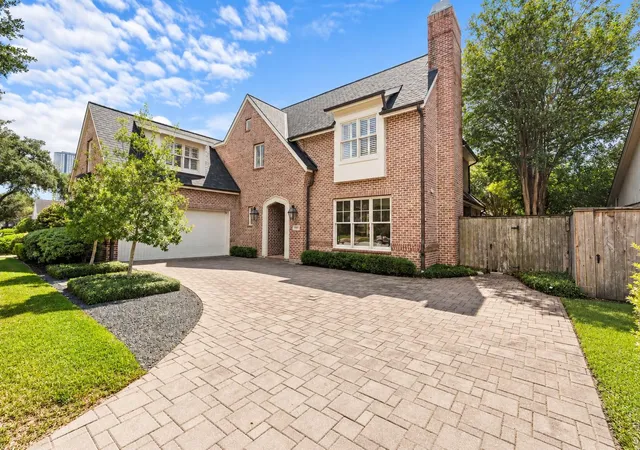 Single family home for sale at 6155 Cedar Crk Dr, Houston, TX 77057 | MLS# 4350535