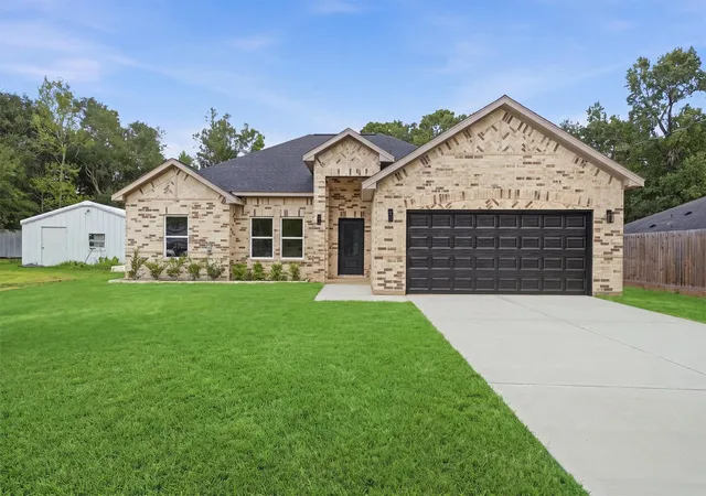 Photo 3 of Single family home for sale at 11909 Miller Cir, Conroe, TX 77302 | MLS# 3926347 | Listing updated on 2026-09-12