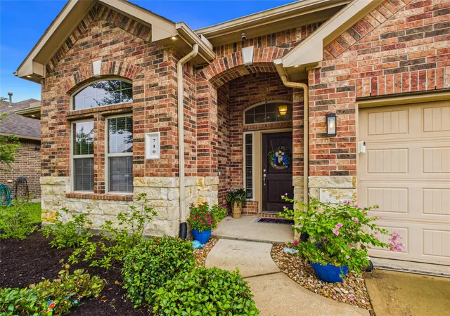 Photo 2 of Sale Pending at 710 Fairway Dr, La Porte, TX 77571 | MLS# 94679319 | Listing updated on 2026-09-17