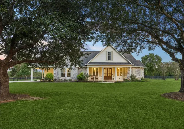 Photo 3 of Single family home for sale at 3712 Quail Cir, Sealy, TX 77474 | MLS# 62880508 | Listing updated on 2026-09-18