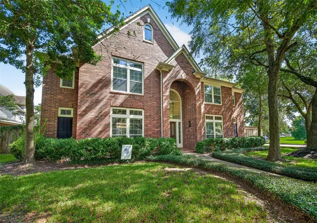 Photo 2 of Single family home for sale at 10335 Shipmans Landing Dr, Missouri City, TX 77459 | MLS# 42035327 | Listing updated on 2026-10-02