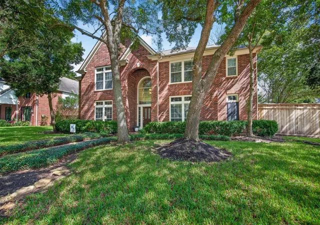 Photo 3 of Single family home for sale at 10335 Shipmans Landing Dr, Missouri City, TX 77459 | MLS# 42035327 | Listing updated on 2026-10-02