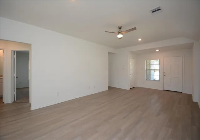 Photo 3 of Single family home for sale at 1319 Winding Willow Dr, Pinehurst, TX 77362 | MLS# 76520456 | Listing updated on 2026-09-11