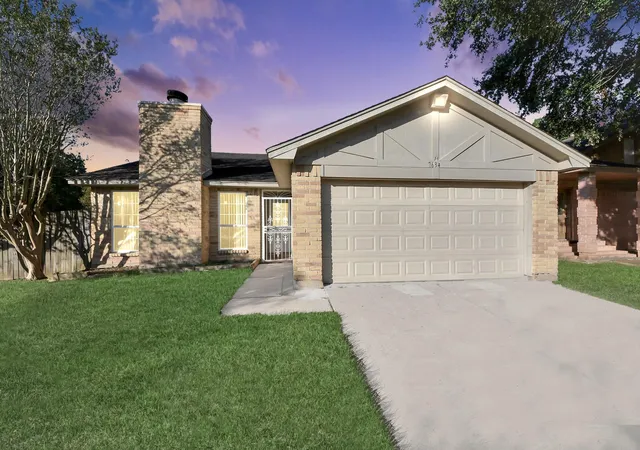 Photo 2 of Single family home for sale at 7634 Alegria Dr, Houston, TX 77083 | MLS# 81338961 | Listing updated on 2026-09-17