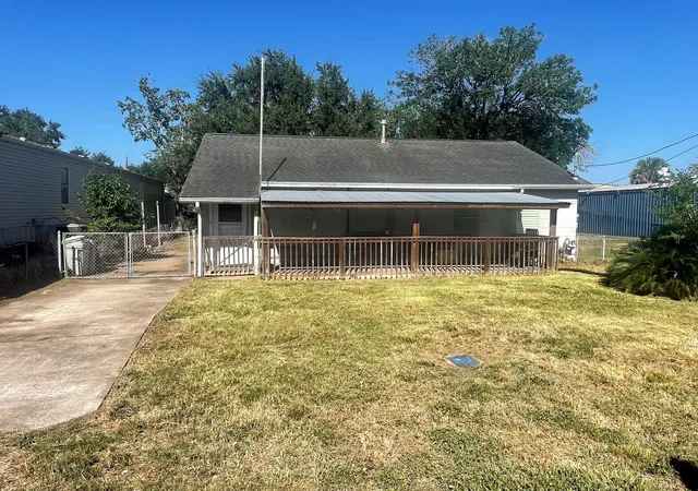 Photo 2 of Single family home for sale at 4439 9th Street, Bacliff, TX 77518 | MLS# 9339176 | Listing updated on 2026-09-24