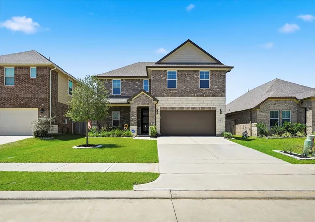 Photo 1 of Single family home for sale at 1827 E Darlington Oak Ct, Conroe, TX 77304 | MLS# 33197763 | Listing updated on 2026-09-19