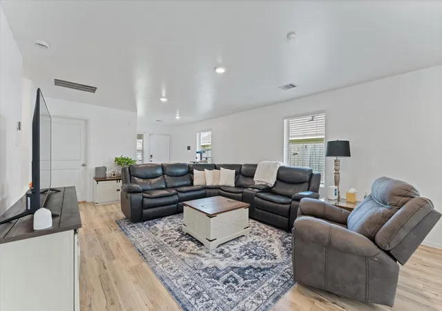 Photo 3 of Single family home for sale at 248 Rustic Ridge Cir, Magnolia, TX 77354 | MLS# 43611176 | Listing updated on 2026-09-26
