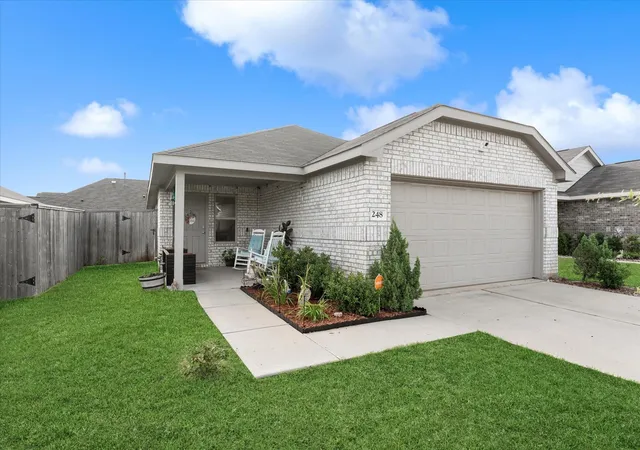 Photo 3 of Single family home for sale at 248 Rustic Ridge Cir, Magnolia, TX 77354 | MLS# 43611176 | Listing updated on 2026-09-26