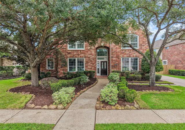 Photo 3 of Single family home for sale at 874 Pebblebank Ln, League City, TX 77573 | MLS# 72526266 | Listing updated on 2026-10-06