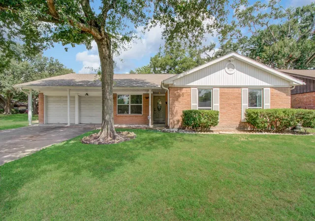 Photo 1 of Single family home for sale at 8530 Rowan Ln, Houston, TX 77036 | MLS# 67309379 | Listing updated on 2026-09-24