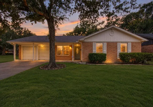 Photo 4 of Single family home for sale at 8530 Rowan Ln, Houston, TX 77036 | MLS# 67309379 | Listing updated on 2026-09-24
