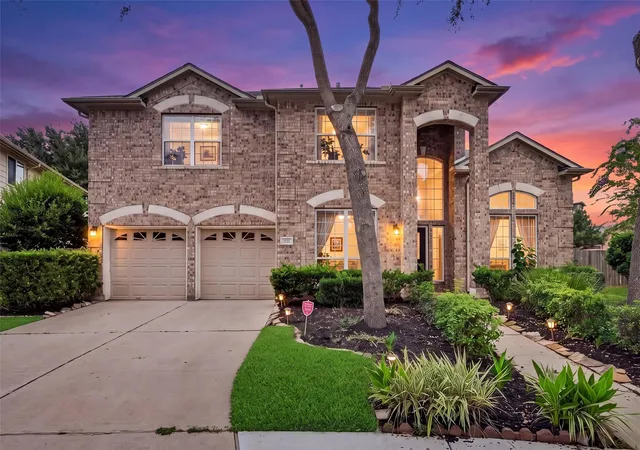 Photo 1 of Single family home for sale at 1231 Ancrum Hl Ln, Sugar Land, TX 77479 | MLS# 27872579 | Listing updated on 2026-09-14
