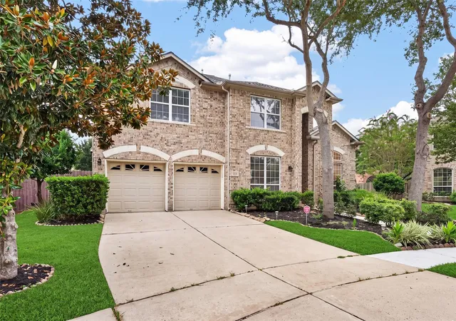 Photo 3 of Single family home for sale at 1231 Ancrum Hl Ln, Sugar Land, TX 77479 | MLS# 27872579 | Listing updated on 2026-09-14
