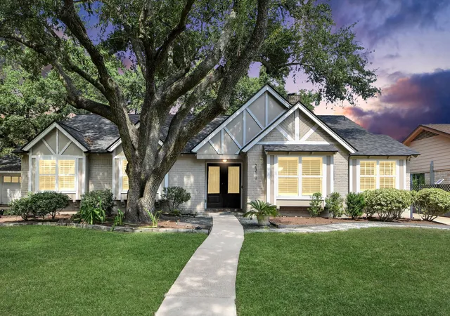 Single family home for sale at 2319 Greyburn Ln, Houston, TX 77080 | MLS# 83144912