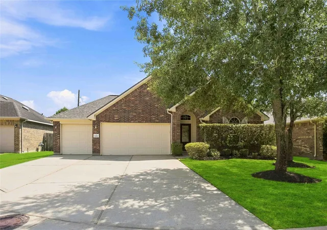 Photo 2 of Single family home for sale at 31907 Steven Springs Dr, Hockley, TX 77447 | MLS# 70341111 | Listing updated on 2026-09-17