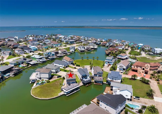 Photo 2 of Single family home for sale at 543 Sunset Cir, Galveston, TX 77554 | MLS# 92186232 | Listing updated on 2026-09-01