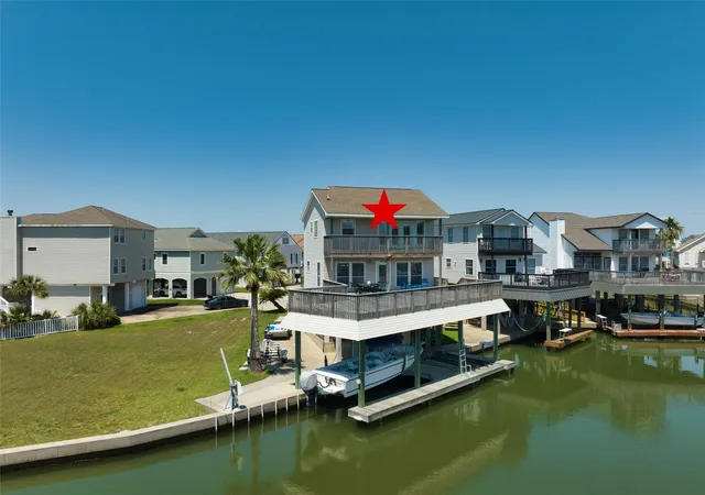 Photo 3 of Single family home for sale at 543 Sunset Cir, Galveston, TX 77554 | MLS# 92186232 | Listing updated on 2026-09-01
