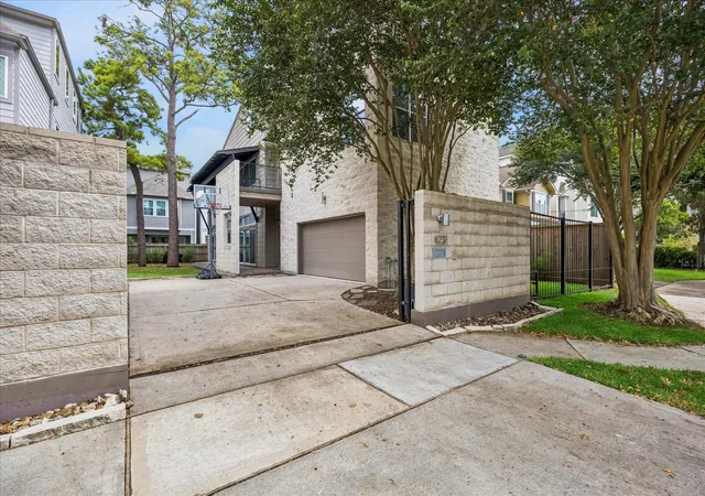 Photo 3 of Sale Pending at 4232 Law St, Houston, TX 77005 | MLS# 63417317 | Listing updated on 2026-09-14