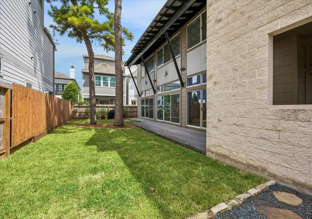 Photo 3 of Sale Pending at 4232 Law St, Houston, TX 77005 | MLS# 63417317 | Listing updated on 2026-09-14