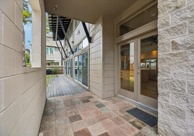 Photo 4 of Sale Pending at 4232 Law St, Houston, TX 77005 | MLS# 63417317 | Listing updated on 2026-09-14