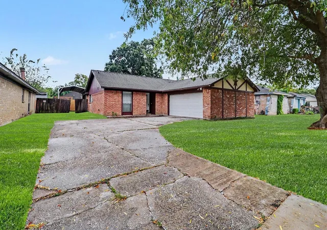 Photo 1 of Single family home for sale at 2909 Mariner Dr, League City, TX 77573 | MLS# 84707297 | Listing updated on 2026-09-24