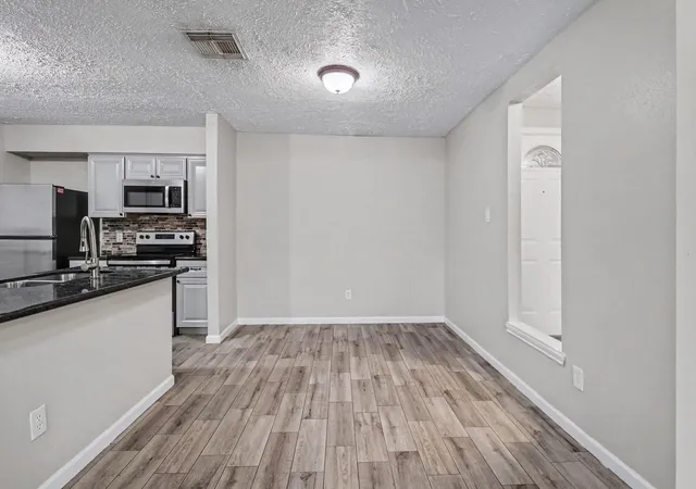 Photo 3 of Single family home for sale at 2909 Mariner Dr, League City, TX 77573 | MLS# 84707297 | Listing updated on 2026-09-24