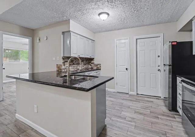 Photo 4 of Single family home for sale at 2909 Mariner Dr, League City, TX 77573 | MLS# 84707297 | Listing updated on 2026-09-24